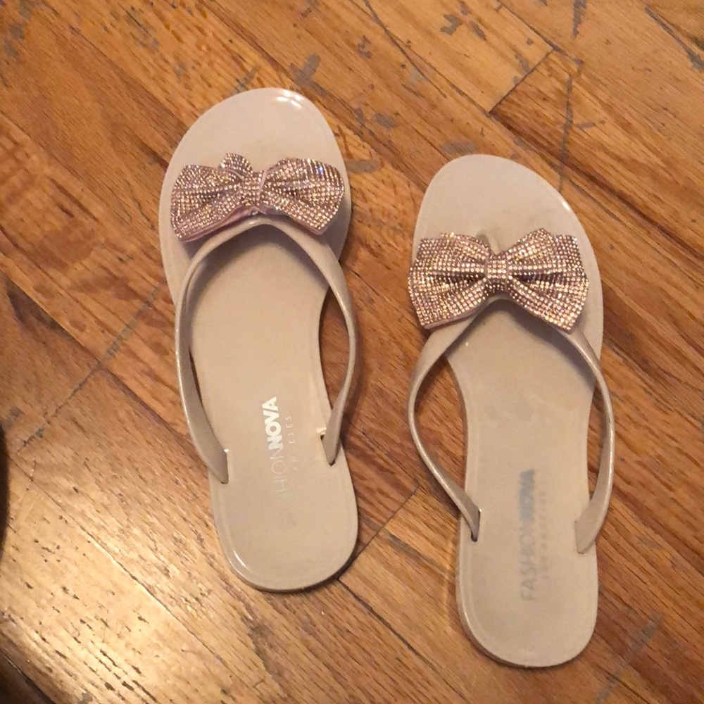 Fashion nova nude flip flops